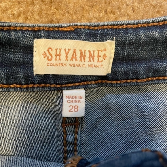 Shyanne Denim Shorts size 28 - Picture 2 of 3